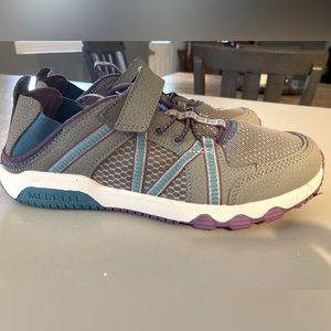 Merrell size  6 Youth girls purple grey NEW shoe
